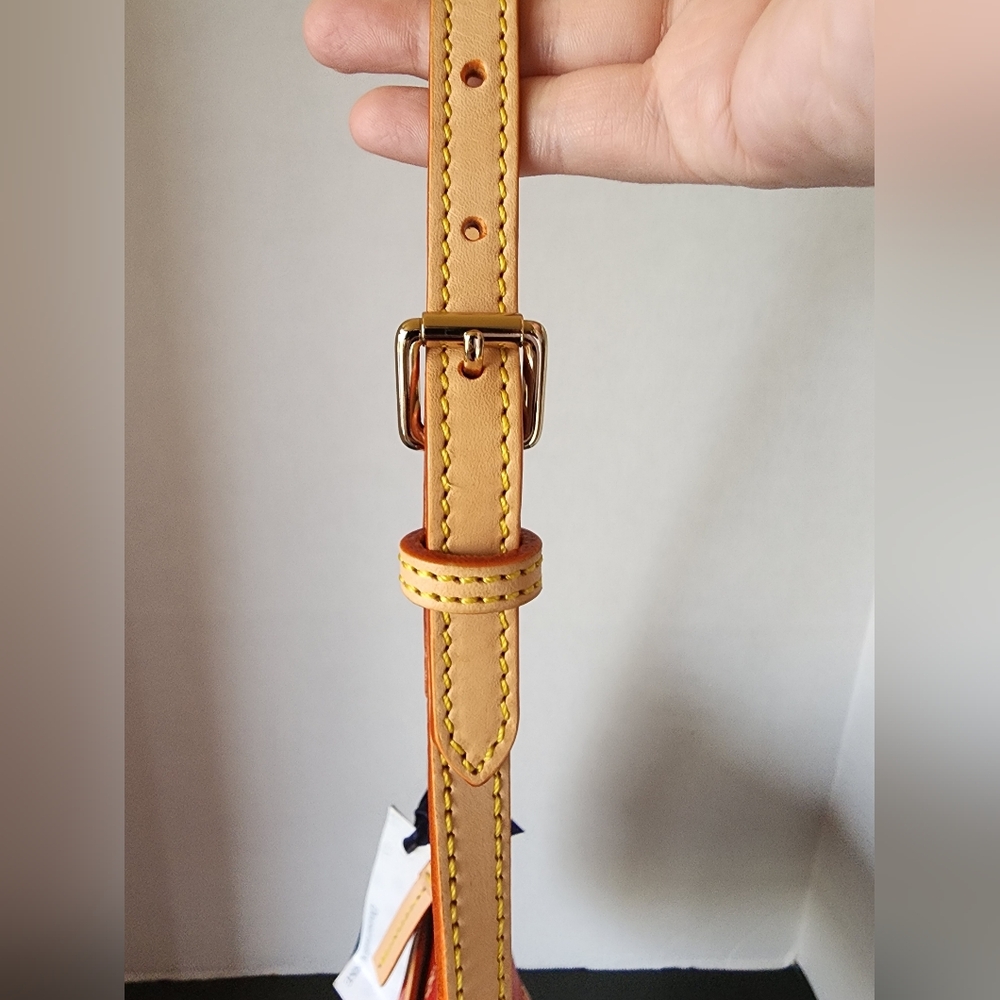 ✨️NWT✨️ Dooney & Bourke Vintage Convertible Mini Margot Shoulder Crossbody - Picture 8 of 13